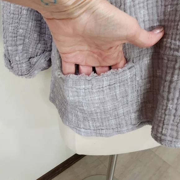 Habitat Gauzy Cotton Blouse Top Popover Raw Edge Seams 3/4 Sleeve size Medium - Picture 4 of 10